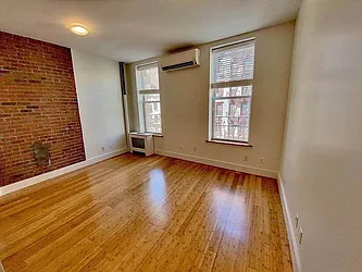 Rented by Manhattan Spaces