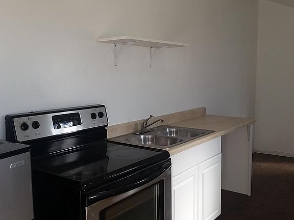 4th image of 2419 K St #2