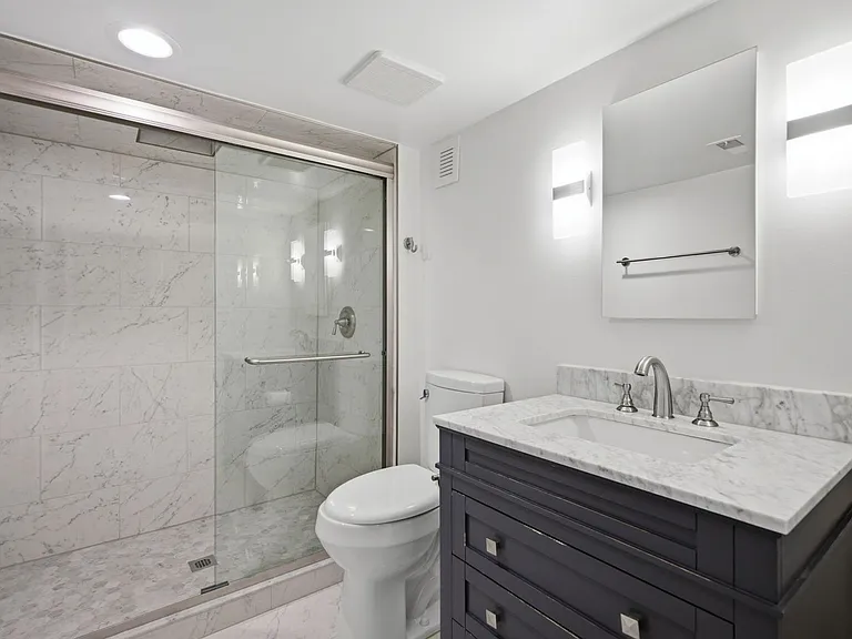 110 Devon Ct — Photo 15