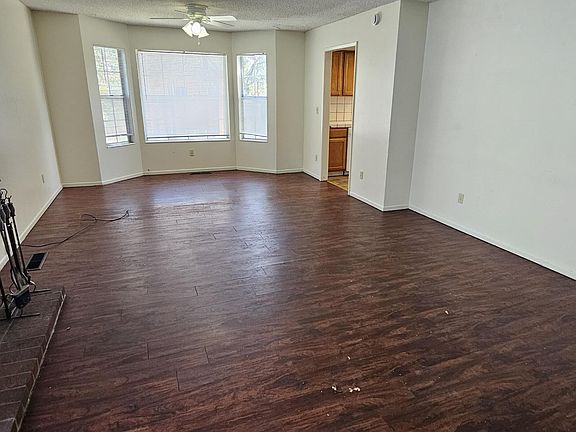 2nd image of 1618 Bluehaven Dr