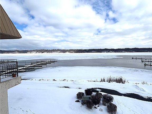 3rd image of 355 Bay Village Dr