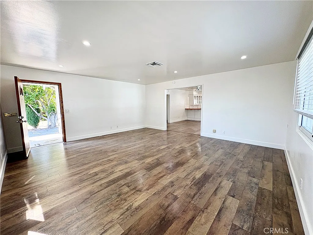 3 bed, 1256 sqft, $2,800 — Photo 4