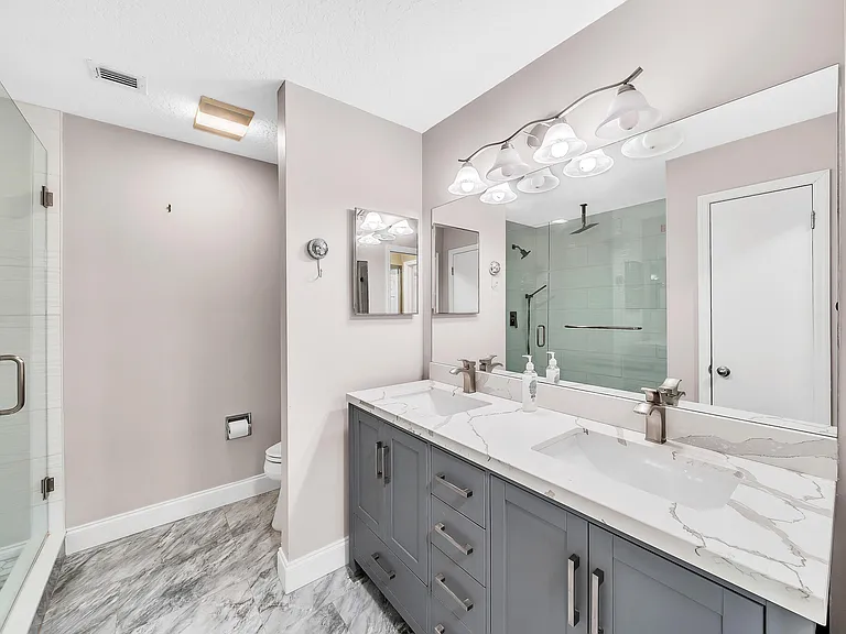 827 Oak Harbour Dr — Photo 31