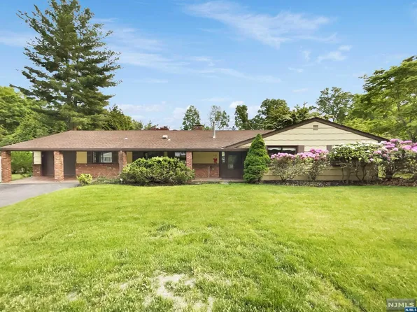 520 White Ave, Northvale, NJ 07647
