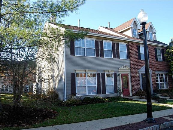 2nd image of 1948 Pine Ct