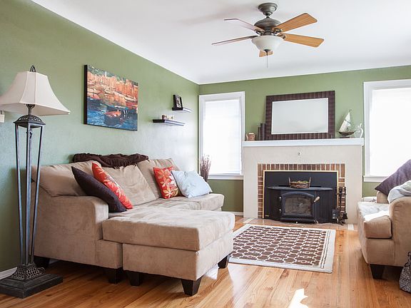 2nd image of 3824 W Rockwell Ave