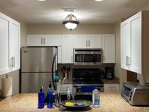 4th image of 5266 Cedarbend Dr APT 4