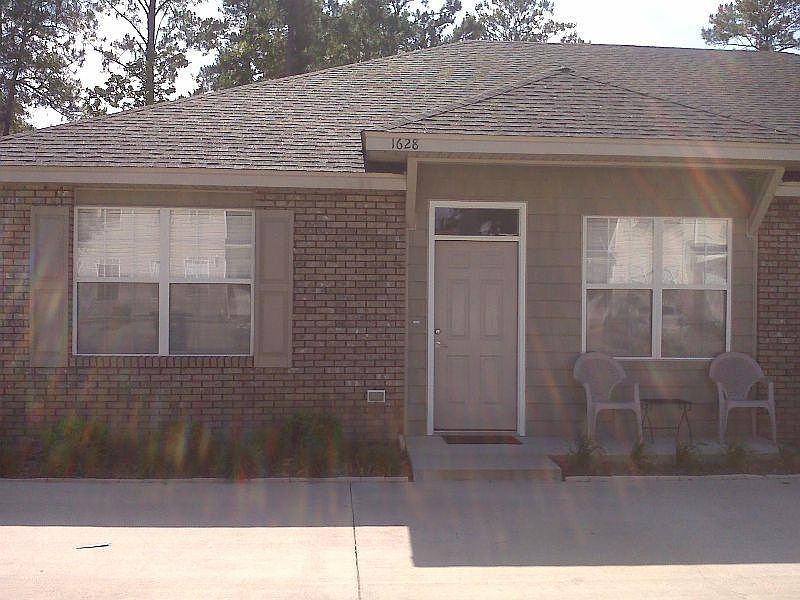 1st image of 1628 Corey Wood Cir