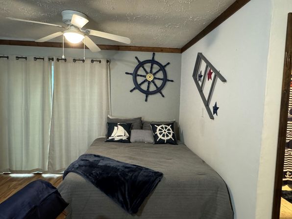 1027 Sleepy Hollow Cir