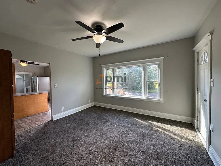 2122 Elston St #A — Photo 15