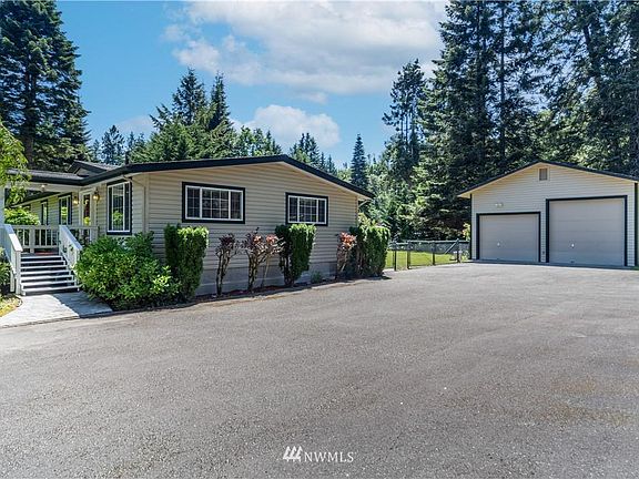 3rd image of 70 Mustang Ln