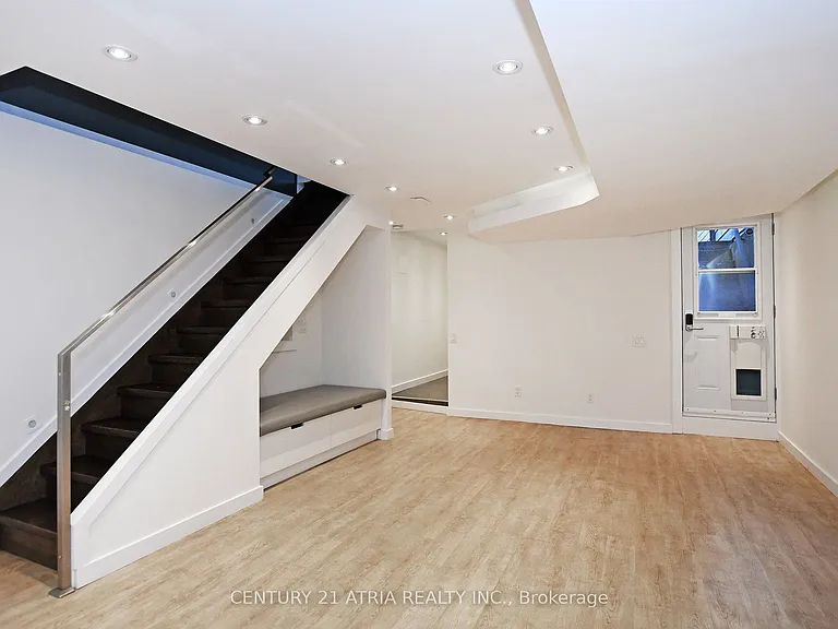 10 Palmerston Ave — Photo 37
