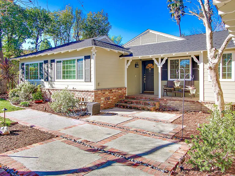 5923 Jumilla Ave — Photo 29