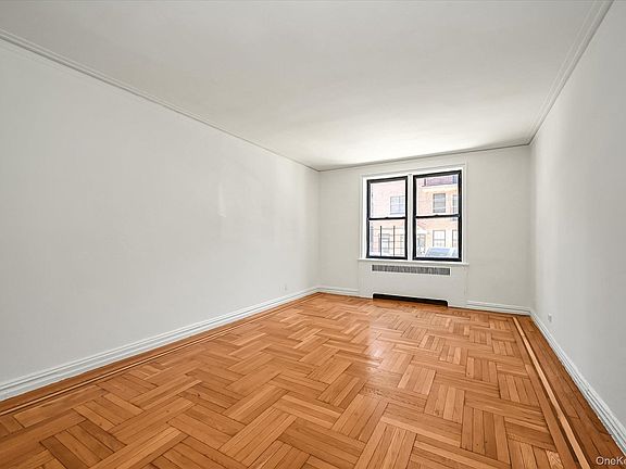 4th image of 2685 Creston Avenue #1-E