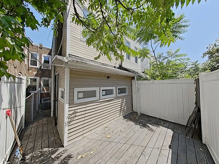 126 N 53rd St — Photo 7