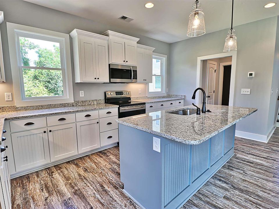 2nd image of 8 Coastal Breeze Dr.