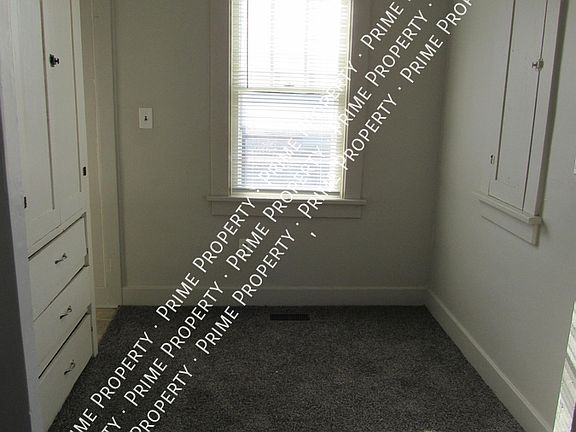 3rd image of 132 N Ohio St #1