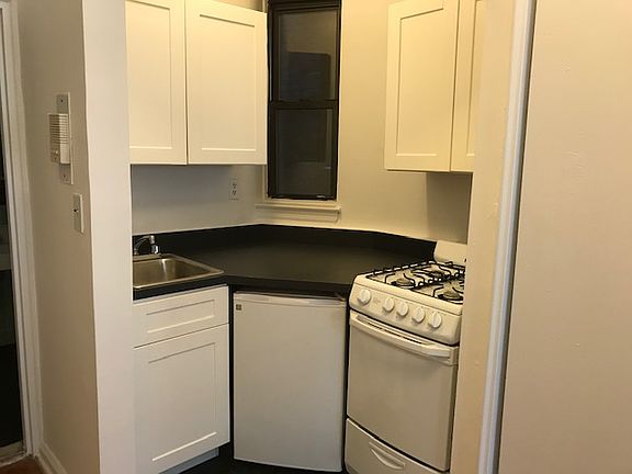 5th image of 310 E 90th St APT 2B