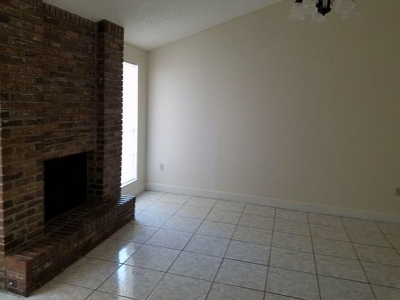 4th image of 995 Windway Cir