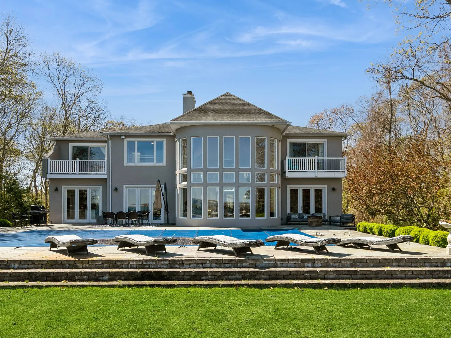 48 Red Cedar Point Road, Hampton Bays — Photo 2