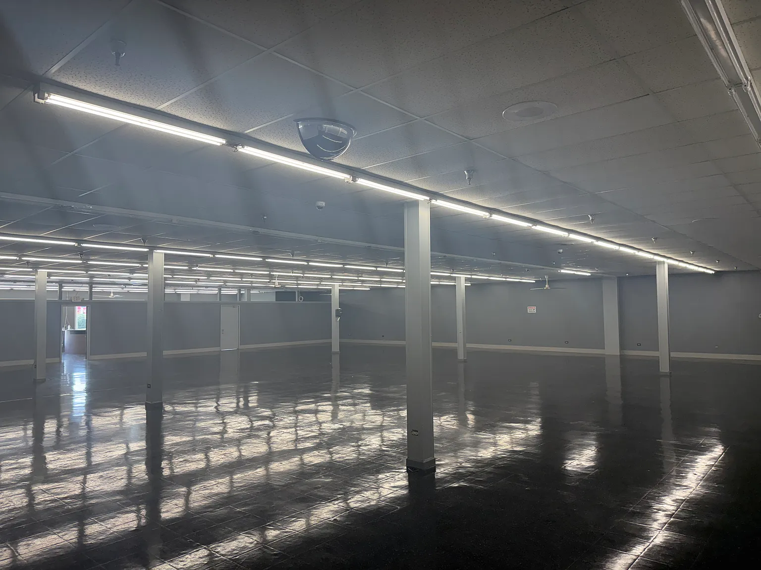 Studio, 7500 sqft, $7,500 — Photo 4