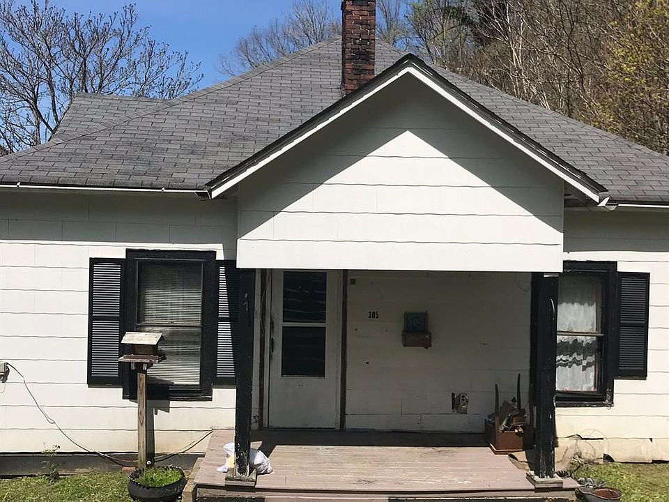 1st image of 305 Oak St