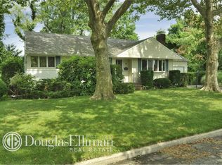 7 Rellin Dr, Glen Cove, NY 11542