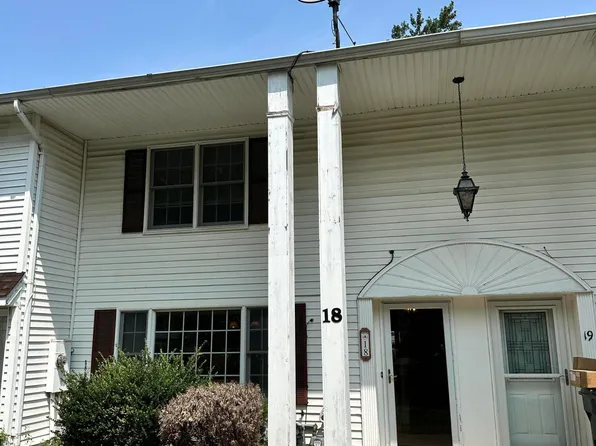 18 Fieldcrest Way, Hazlet, NJ 07730