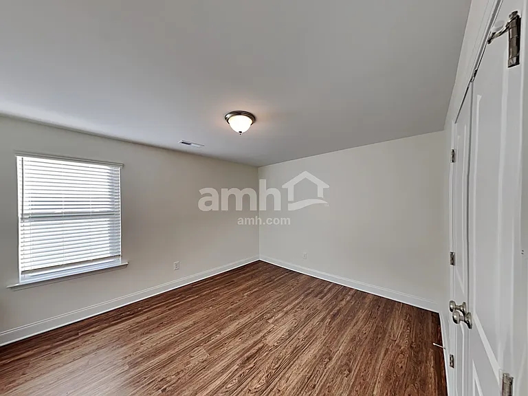 2134 Laurel Village Cir — Photo 17