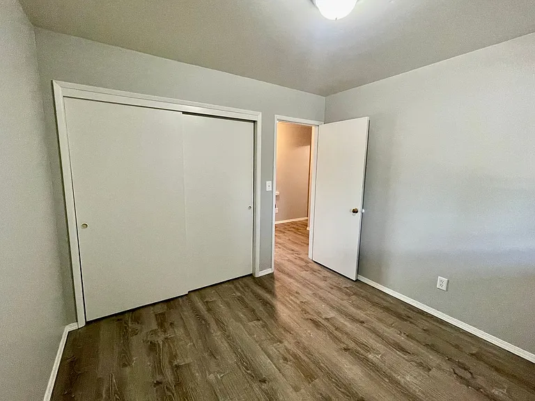 516 NW Bailey Ave #9 — Photo 10