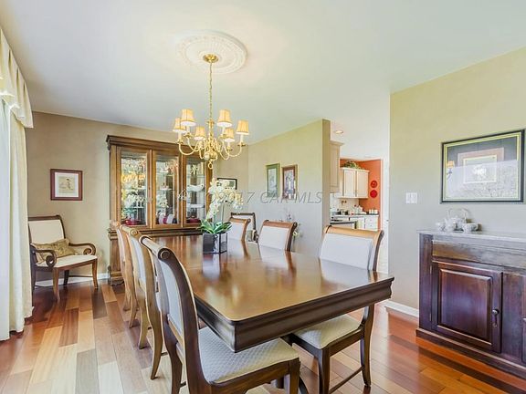 Dining Room4