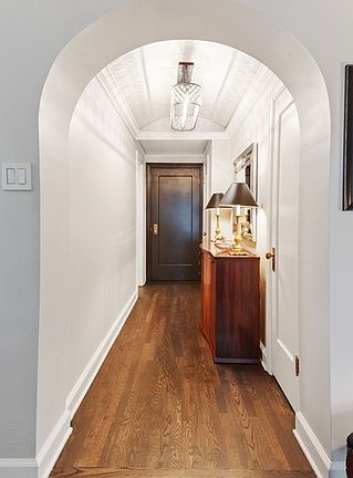 2nd image of 1366 N Dearborn Pkwy #9C