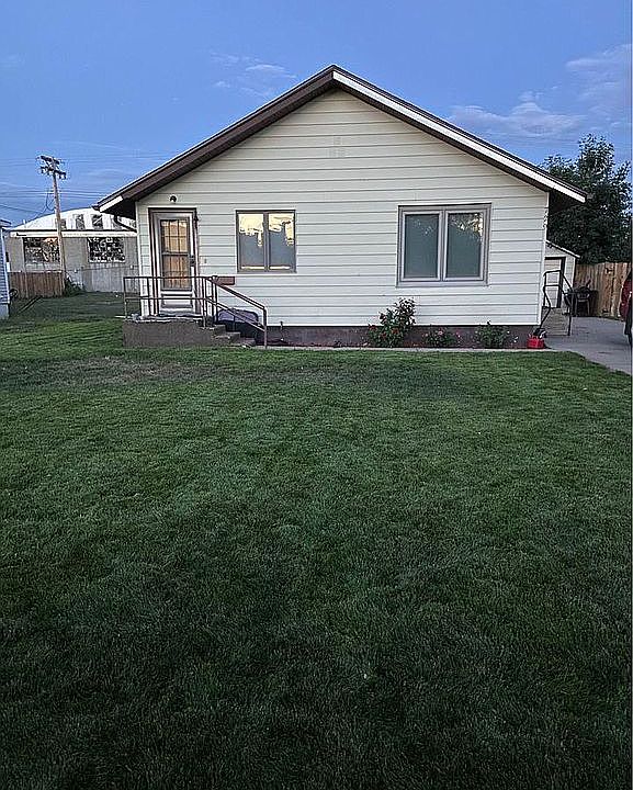 1st image of 729 Lincoln Ave