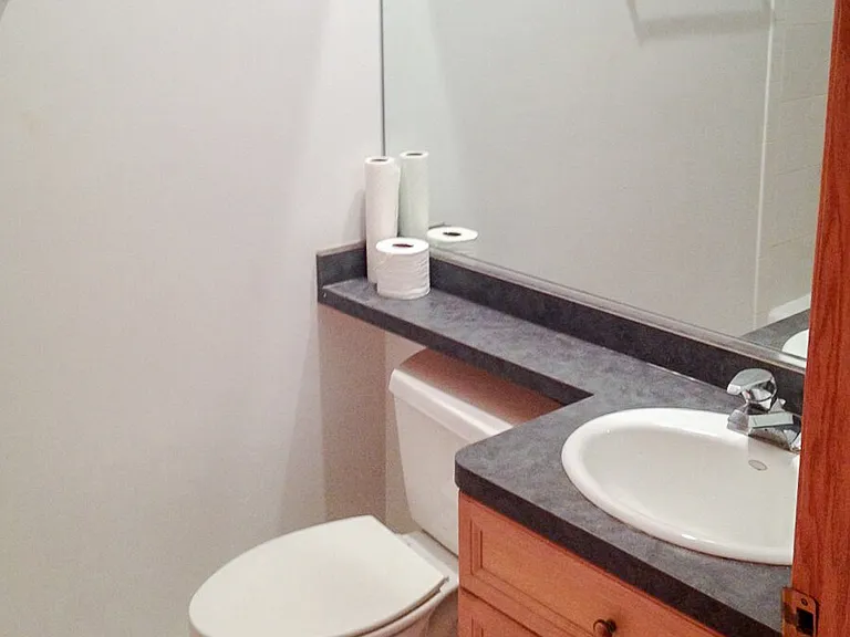 2543 N Southport Ave #2 — Photo 8