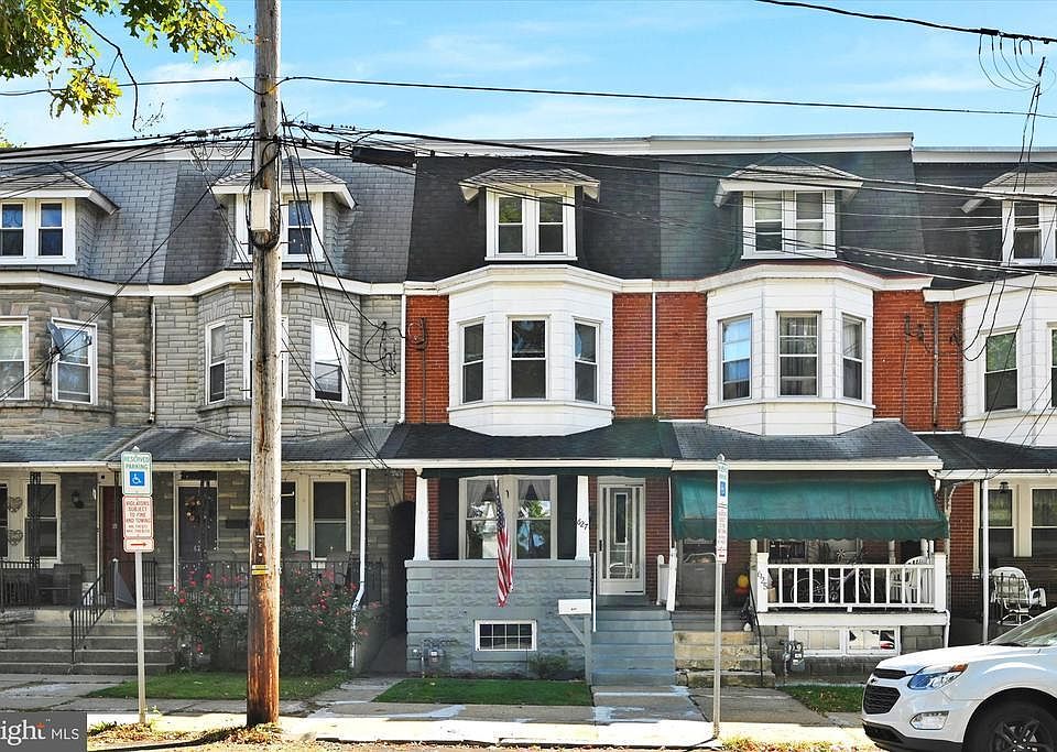 1st image of 627 Janet Ave