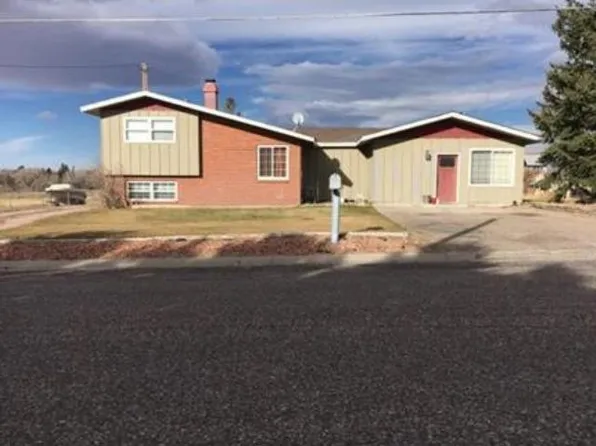 658 E Cole St, Wheatland, WY 82201
