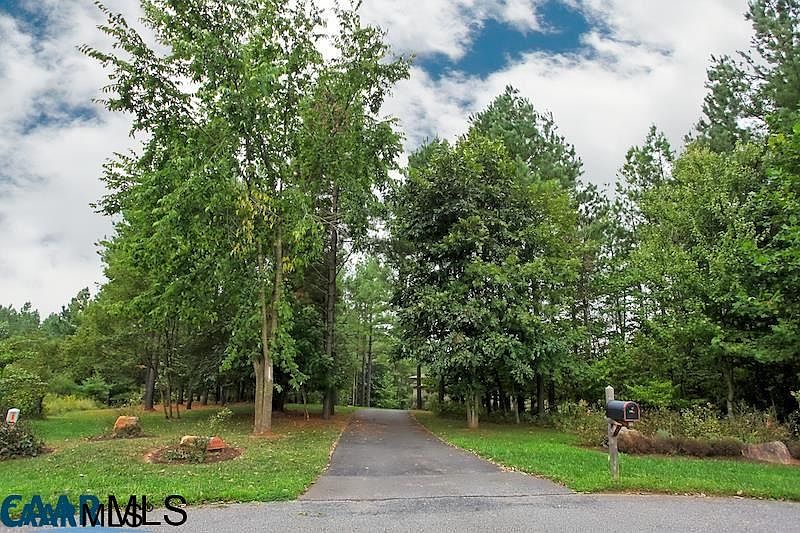 2nd image of 1000 Kincaid Ct