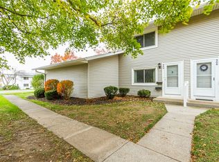 906 Eastbrooke Ln, Rochester, NY 14618