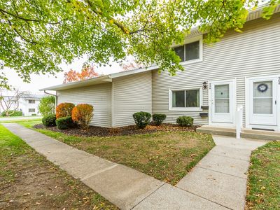 906 Eastbrooke Ln, Rochester, NY, 14618