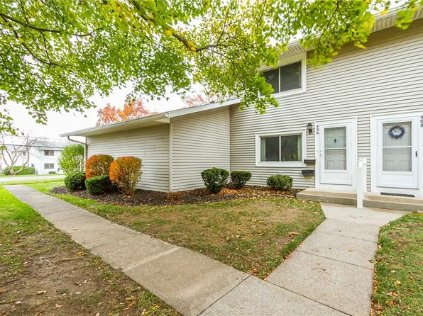 906 Eastbrooke Ln, Rochester, NY 14618