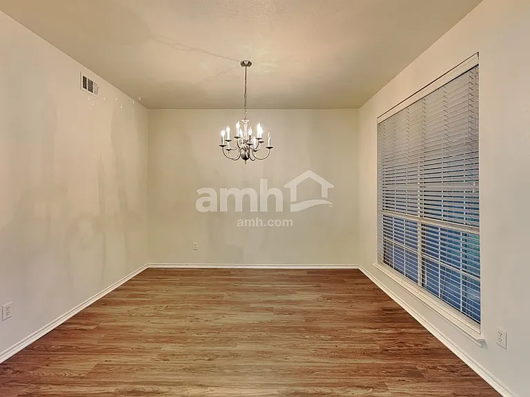 617 Bur Oak Dr — Photo 10