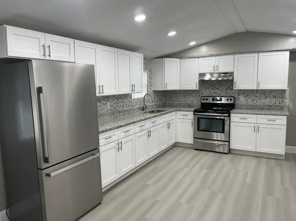 21342 Canal Dr, Brooksville, FL 34601