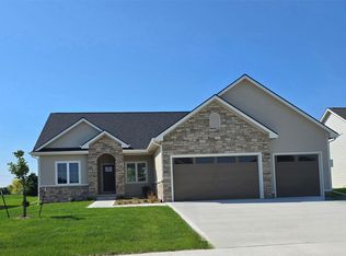 16300 Goodman Dr, Urbandale, IA 50323