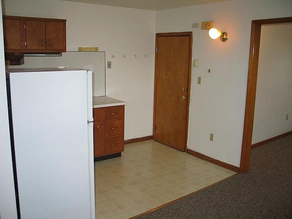 3rd image of 67 Watervliet Ave APT 3B