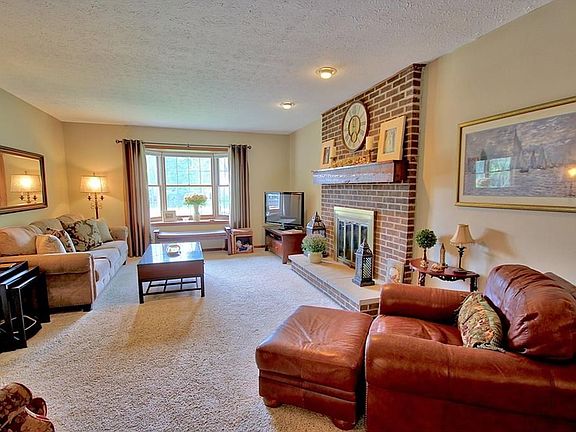 4th image of 5915 Stephanie Ln