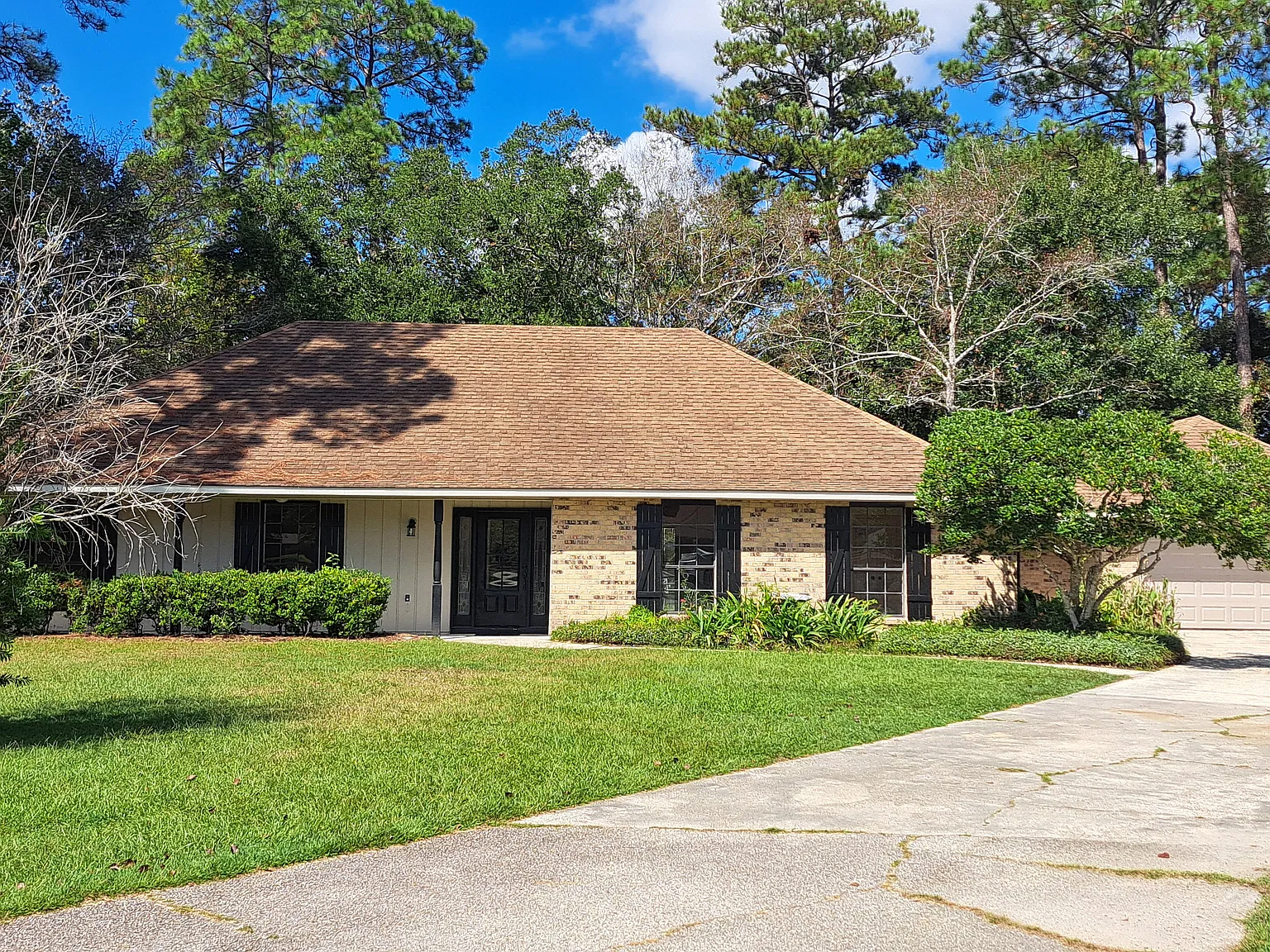 105 Ames Ct — Photo 1