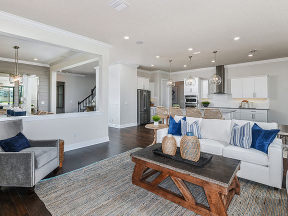 Casabella Gathering Room