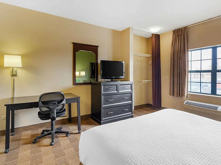 Studio Suite - 1 Queen Bed