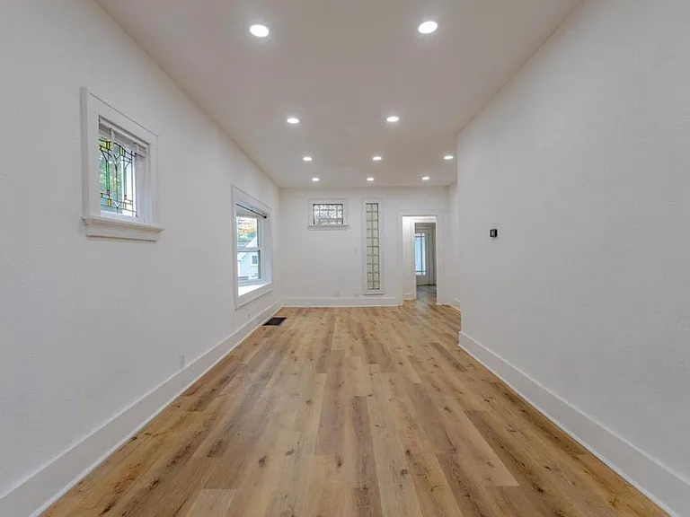 1028 E Potter Ave — Photo 8