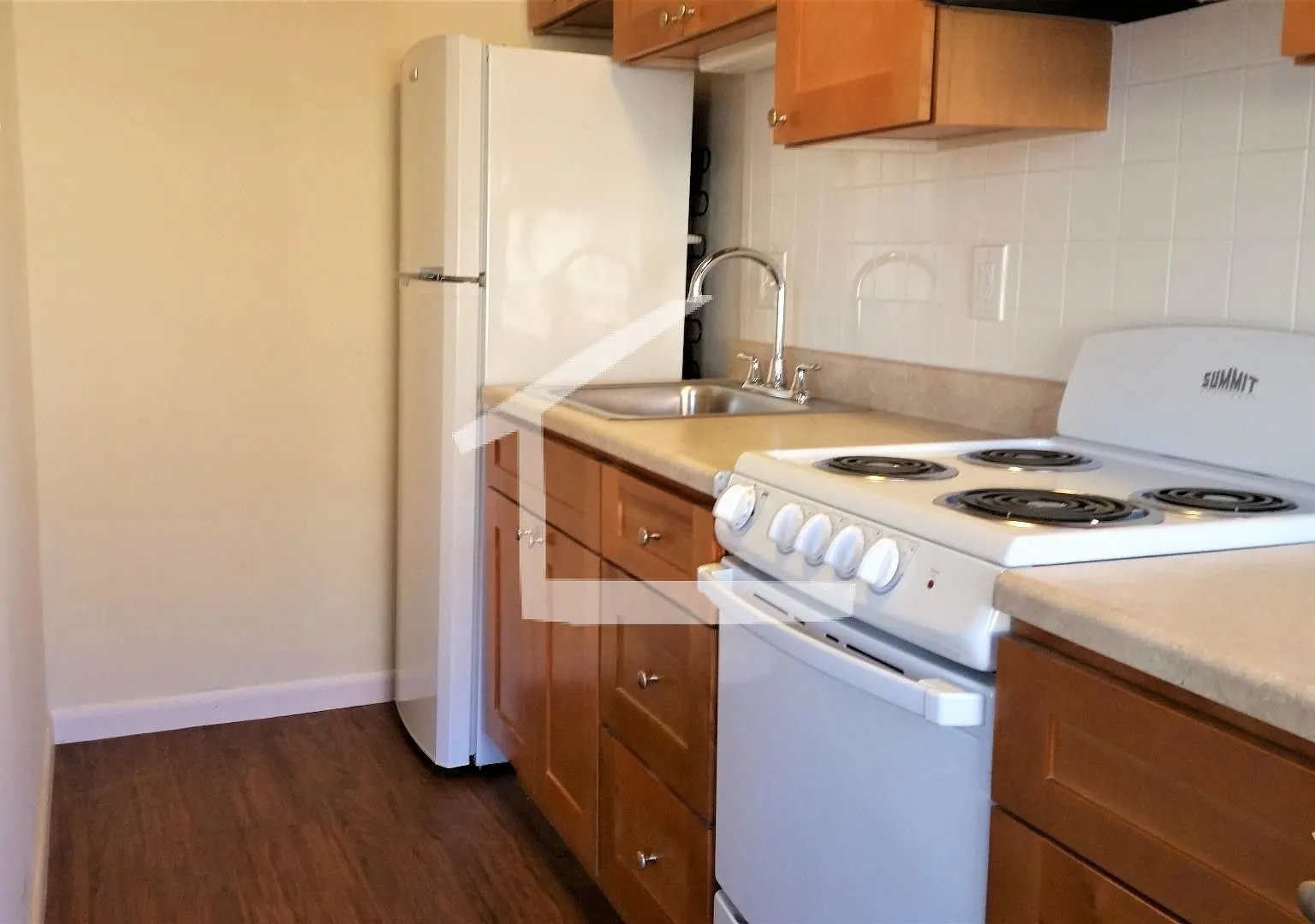 1bed in Allston 9/1 — Photo 1
